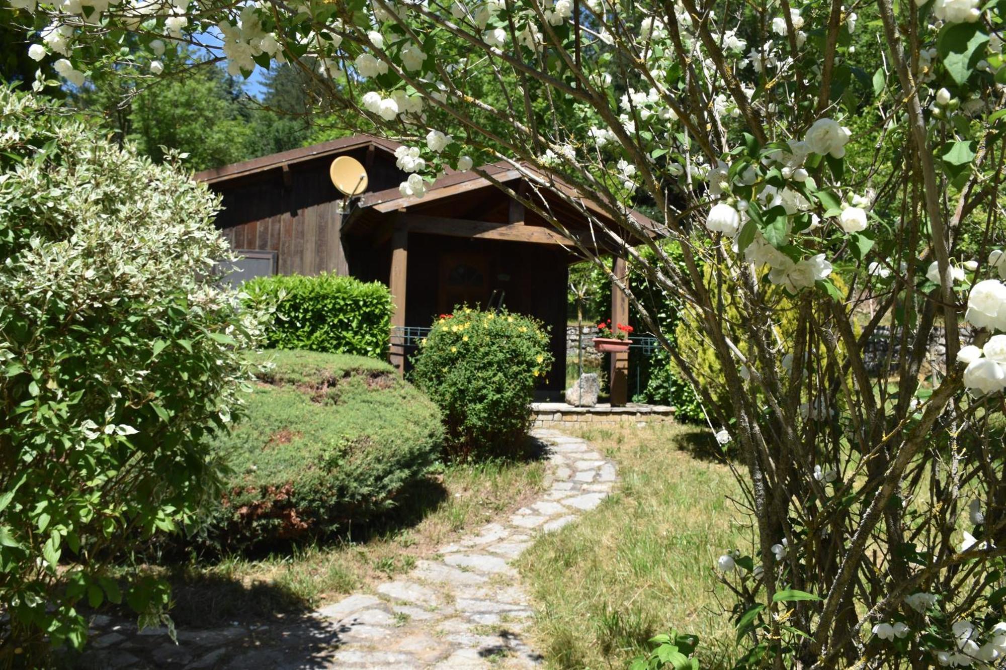 Les Chalets Du Roc Alzon Eksteriør billede